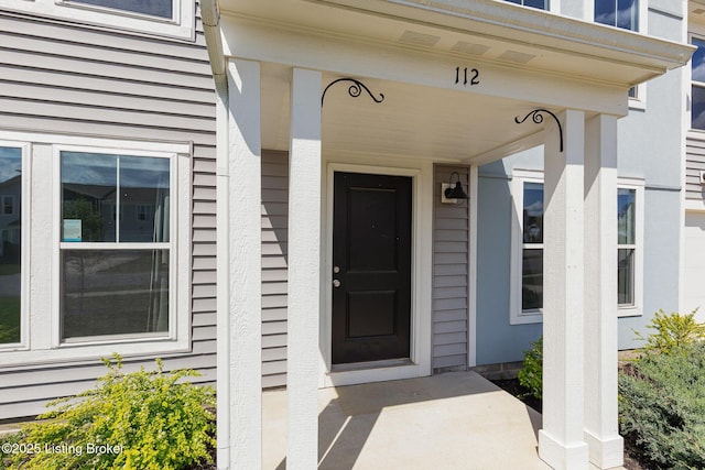 112 Shadow Rock Ct, Shepherdsville, KY 40165 - doorway to property featuring a porch