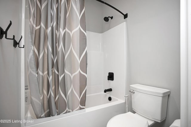501 Shumate Ln, Bardstown, KY 40004 - full bath featuring shower / bath combo with shower curtain and toilet