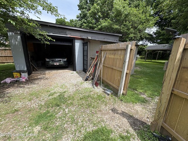 1244 Morgan Ave, Louisville, KY 40213 - garage with driveway