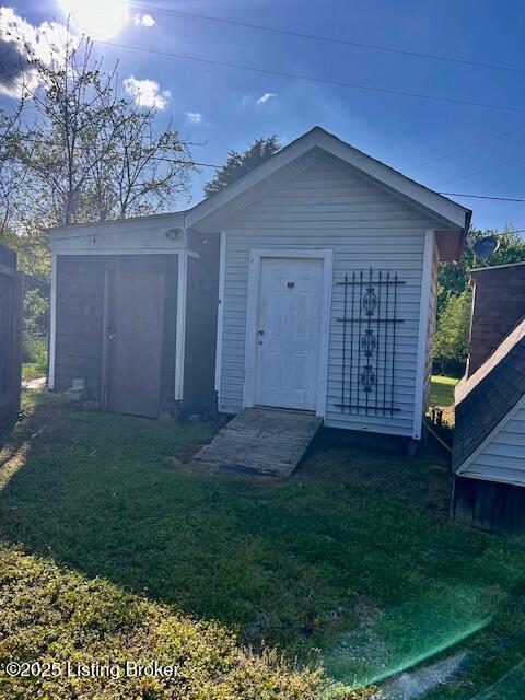89 Peach St, New Haven, KY 40051 - view of outdoor structure featuring an outbuilding
