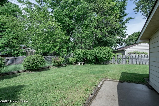 8701 Cottingham Way, Louisville, KY 40258 - view of yard with a patio area