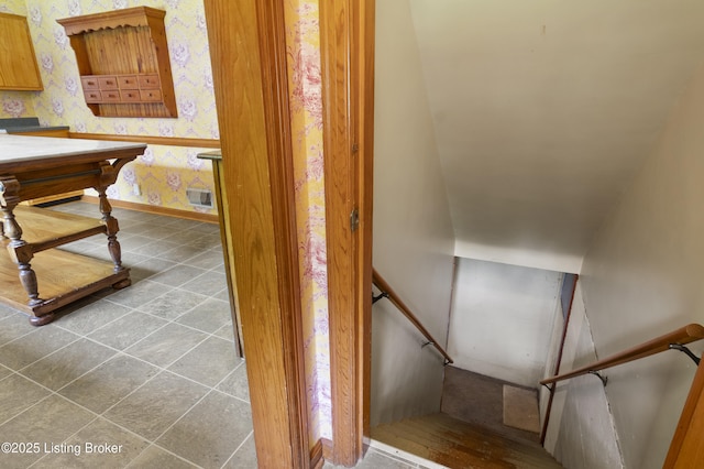 2224 Wynnewood Cir, Louisville, KY 40222 - stairs featuring wallpapered walls and baseboards