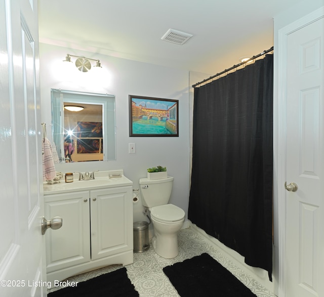 full bathroom featuring vanity, toilet, curtained shower, and visible vents