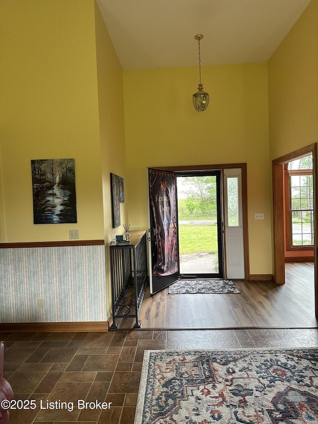 928 Old Nazareth Rd, Bardstown, KY 40004 - entryway with a high ceiling and baseboards