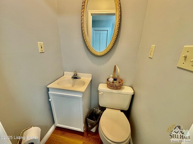 116 Lebanon Hl, Springfield, KY 40069 - bathroom featuring vanity, baseboards, and toilet