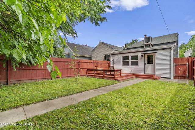 612 E Ormsby Ave, Louisville, KY 40203 - view of yard featuring a deck and a gate