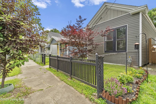 612 E Ormsby Ave, Louisville, KY 40203 - view of home's exterior with board and batten siding