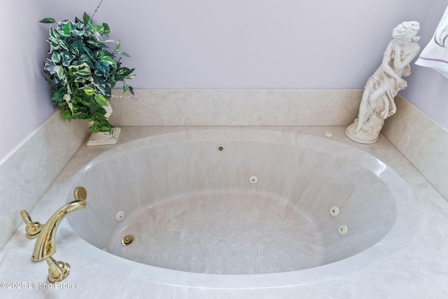 15815 Crystal Valley Way, Louisville, KY 40299 - bathroom view of a tub with jets