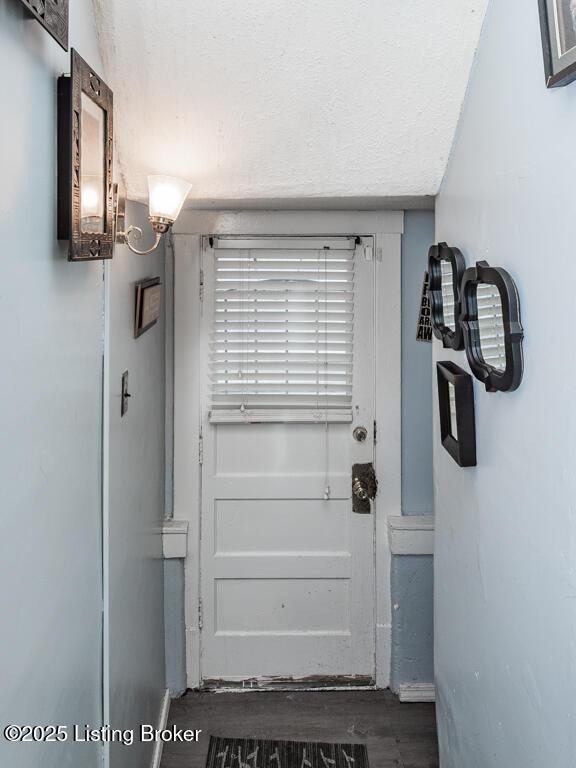 656 S 39th St, Louisville, KY 40211 - interior space