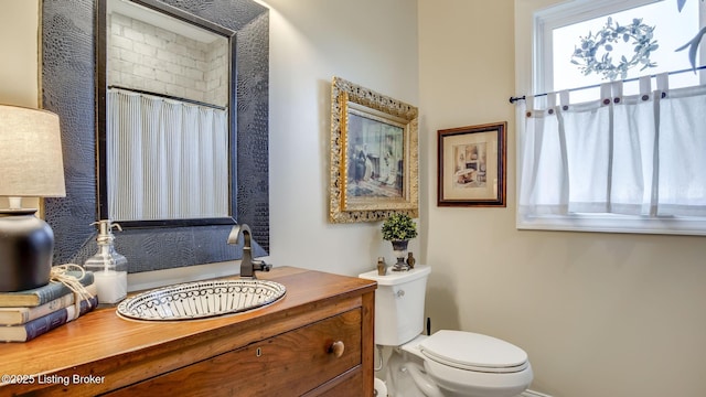 157 Tommy Ct, Shepherdsville, KY 40165 - bathroom with vanity, curtained shower, and toilet