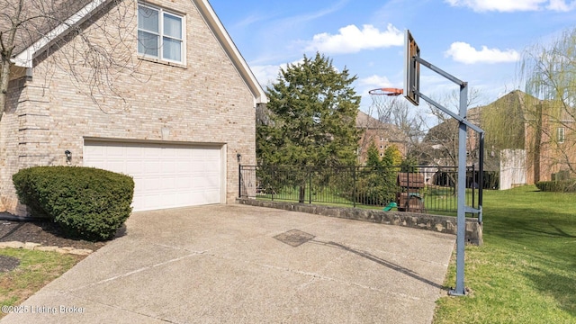1203 Winding Creek Pl, Louisville, KY 40245 - view of basketball court with fence and a yard