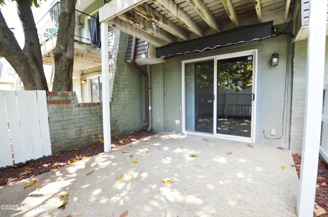 404 La Fontenay Ct, Louisville, KY 40223 - view of patio / terrace featuring fence