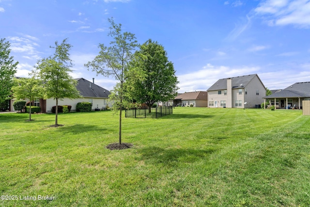 view of yard with a residential view