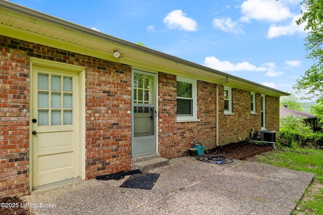 7411 Colt Dr, Louisville, KY 40214 - entrance to property with brick siding