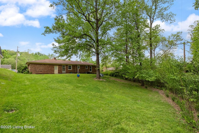7411 Colt Dr, Louisville, KY 40214 - view of yard