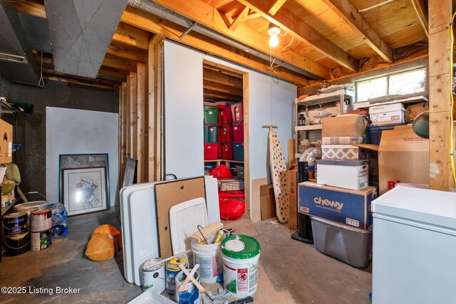 7411 Colt Dr, Louisville, KY 40214 - view of below grade area