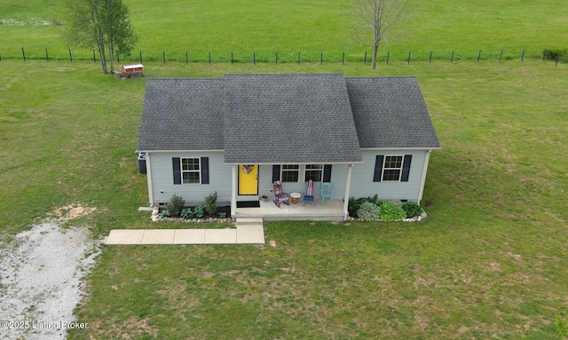 450 Rolling Way, Smiths Grove, KY 42171 - view of front of home featuring fence and a front yard