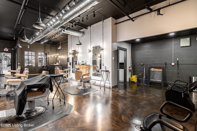 9410 Norton Comnons Blvd, Prospect, KY 40059 - lobby with a towering ceiling