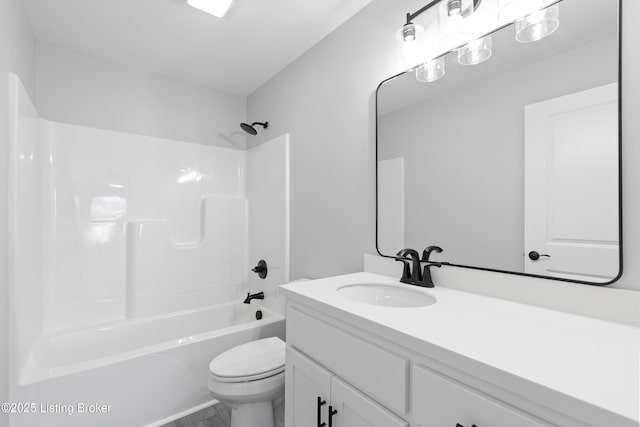 6487 New Glendale Rd, Glendale, KY 42740 - full bath featuring toilet, vanity, and shower / washtub combination