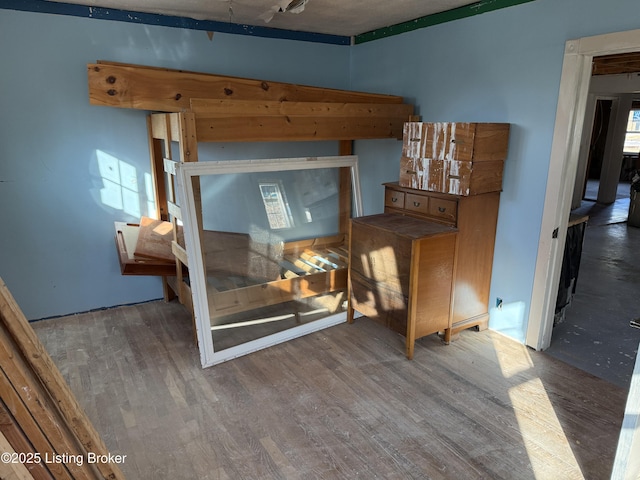 301 Coopers Point Rd, Leitchfield, KY 42754 - detailed view of wood finished floors