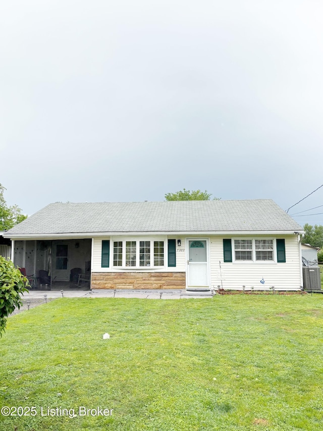 7303 Betsy Ross Dr, Louisville, KY 40272 - photo 1