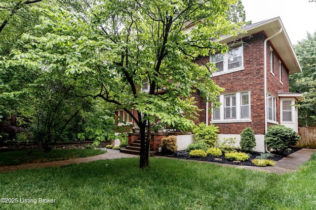 2104 Lauderdale Rd, Louisville, KY 40205 - view of front of home with a front lawn and brick siding