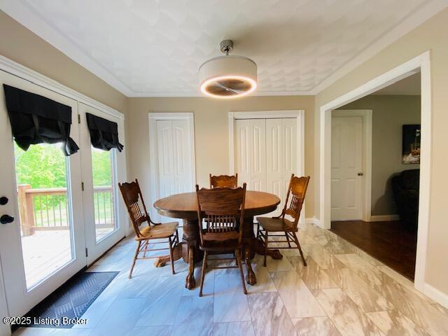 1300 Midway Ln, Springfield, KY 40069 - dining room featuring baseboards