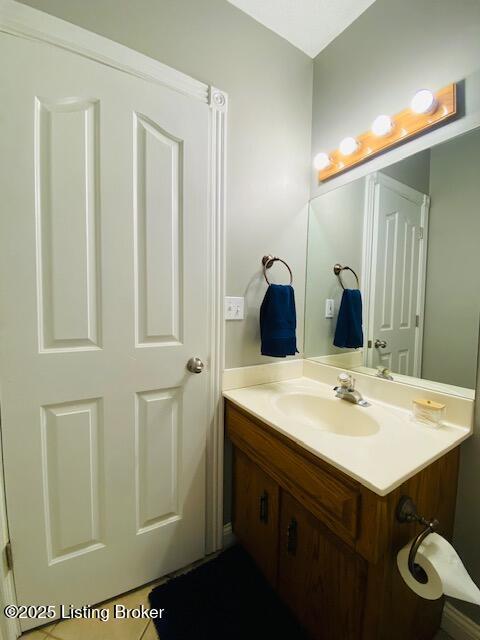 1300 Midway Ln, Springfield, KY 40069 - bathroom featuring vanity