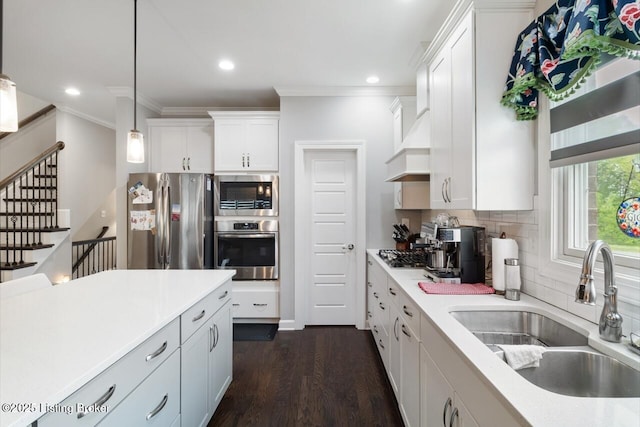 2421 Irish Bend Ct, Fisherville, KY 40023 - kitchen featuring a sink, light countertops, and appliances with stainless steel finishes