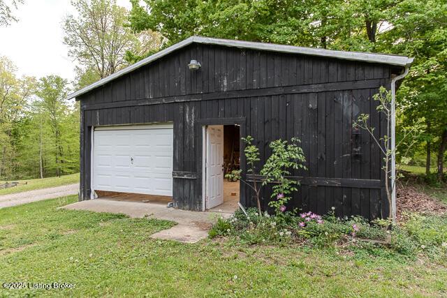 view of detached garage