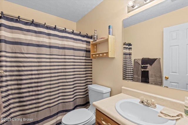 1312 Cedar Springs Pkwy, La Grange, KY 40031 - full bath featuring toilet, vanity, a textured ceiling, and a shower with shower curtain