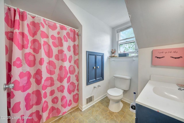 7110 Textile Ave, Louisville, KY 40258 - bathroom with toilet, lofted ceiling, baseboards, vanity, and a shower with curtain