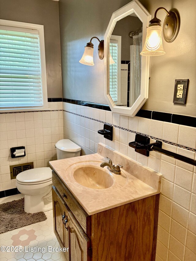 9118 Wanlou Dr, Louisville, KY 40272 - photo 13