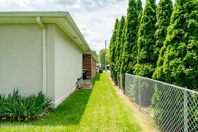 4305 Darbrook Rd, Louisville, KY 40207 - view of yard