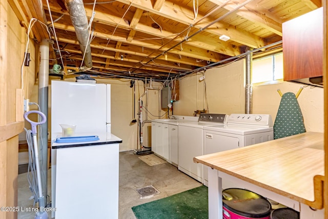 4305 Darbrook Rd, Louisville, KY 40207 - washroom featuring independent washer and dryer and electric panel