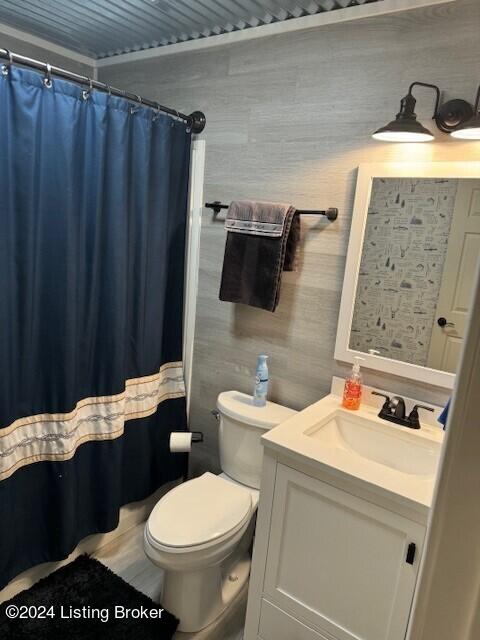 116 Spring Meadow Cir, Campbellsville, KY 42718 - bathroom featuring toilet, vanity, and a shower with shower curtain