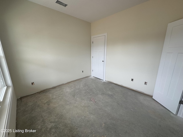 309 Ashwood Ave, Elizabethtown, KY 42701 - spare room featuring concrete floors