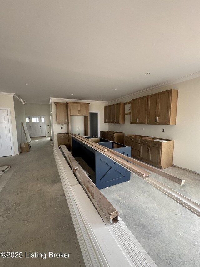 309 Ashwood Ave, Elizabethtown, KY 42701 - kitchen featuring crown molding and a center island
