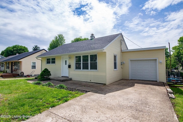 522 Lee Rd, Elizabethtown, KY 42701 - single story home with driveway, a garage, and a front lawn