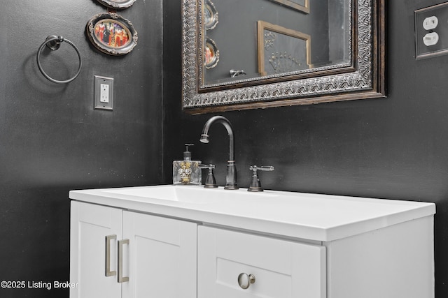 1507 Hobart Ct, Louisville, KY 40216 - bathroom featuring vanity