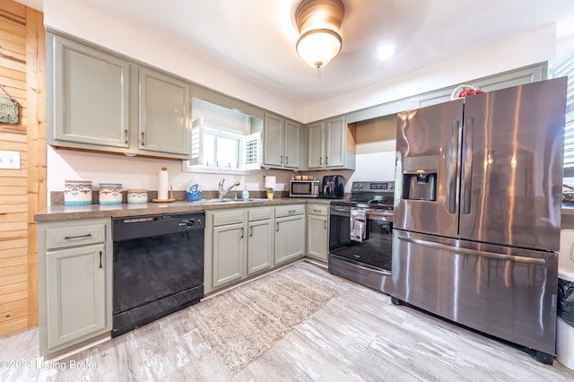 656 Hinton Hills Loop, Hardinsburg, KY 40143 - kitchen featuring appliances with stainless steel finishes, a sink, light wood-style flooring, and gray cabinets