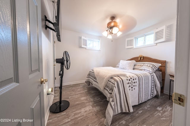 656 Hinton Hills Loop, Hardinsburg, KY 40143 - bedroom featuring wood finished floors, baseboards, and ceiling fan