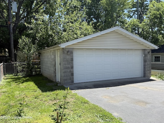 612 Ervay Ave, Louisville, KY 40217 - view of detached garage