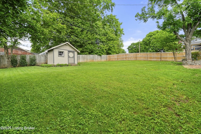 2512 Hounz Ln, Louisville, KY 40223 - view of yard featuring a storage unit and an outdoor structure