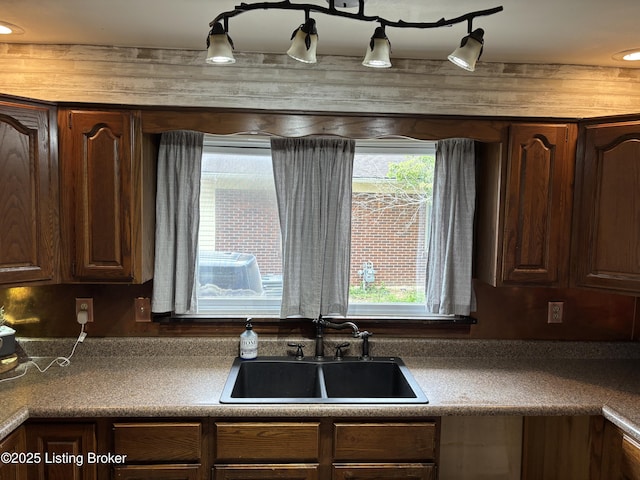 6115 Arlone Ct, Louisville, KY 40216 - photo 9
