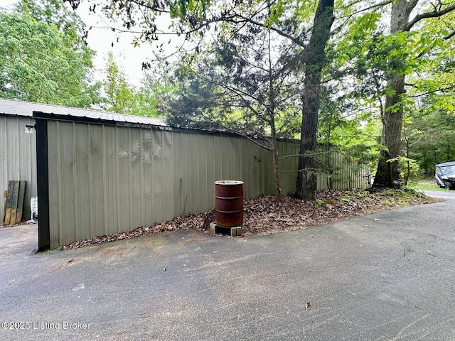 2212 Duff Rd, Leitchfield, KY 42754 - view of side of home