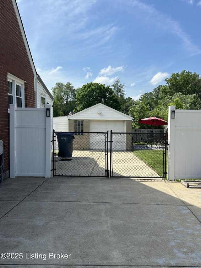 4908 Fielding Way, Louisville, KY 40216 - gate with an outbuilding and fence