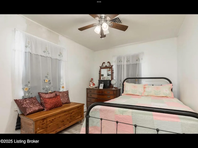 4328 S 1st St, Louisville, KY 40214 - bedroom with ceiling fan