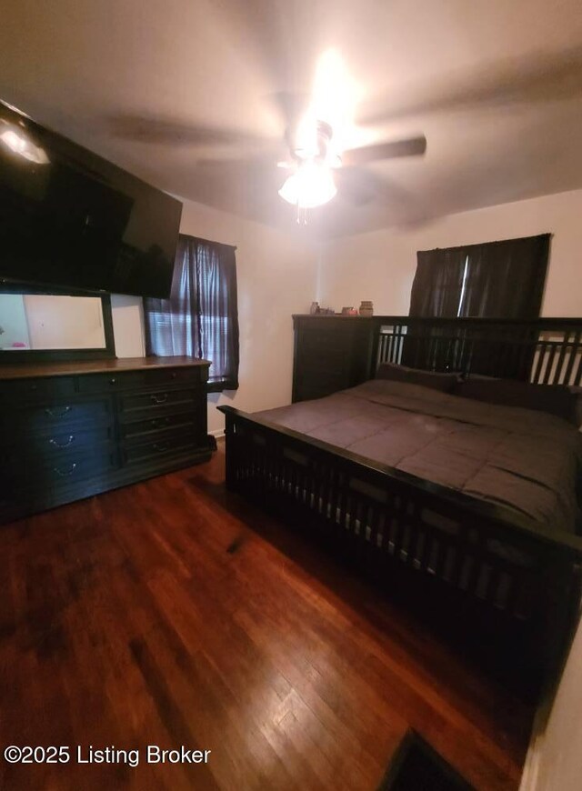 906 Kelly St, Carrollton, KY 41008 - bedroom with wood finished floors and ceiling fan