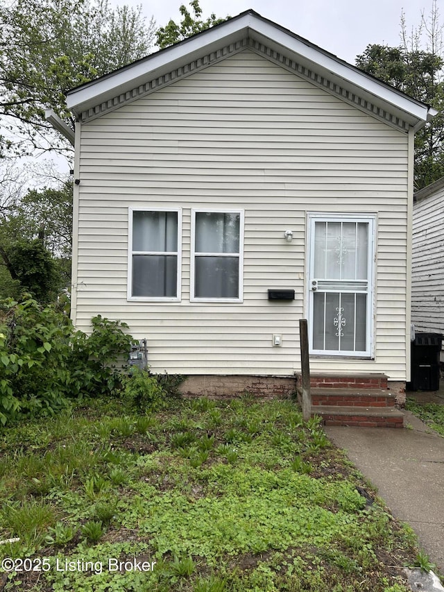 2425 Cedar St, Louisville, KY 40212 - photo 1